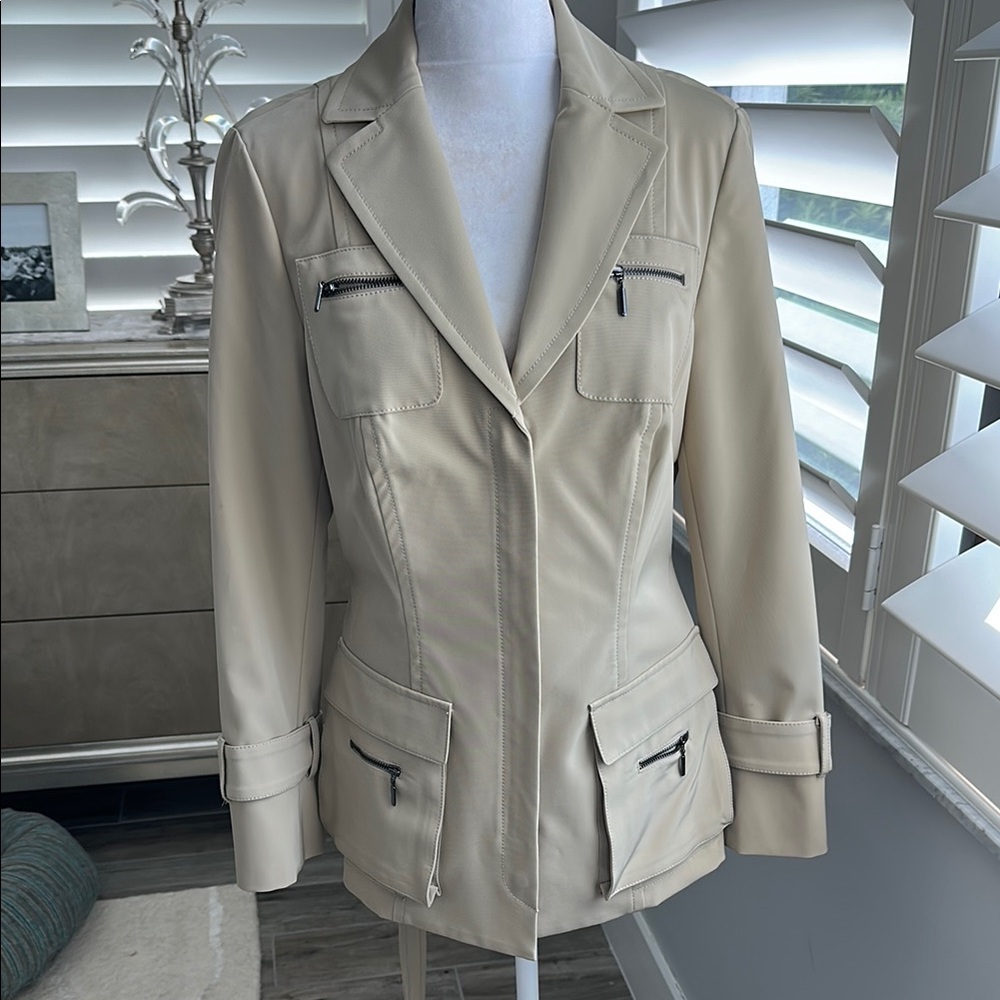 SALE Worth - Women's Beige Jacket, 8 petit